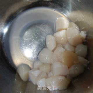 菠菜拌鲜贝的做法步骤：1