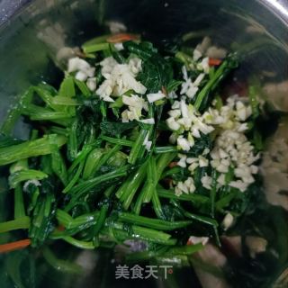 菠菜拌鲜贝的做法步骤：11