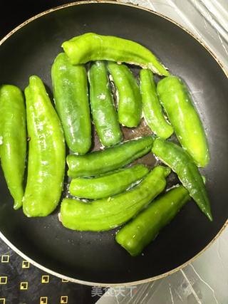 青椒酿鱼饼的做法步骤：4