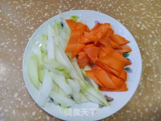 芥菜芯胡萝卜炒肉丝的做法步骤：3