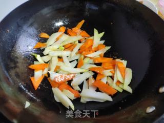 芥菜芯胡萝卜炒肉丝的做法步骤：7