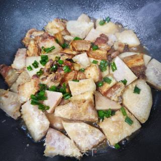 五花肉焖香芋的做法步骤：7
