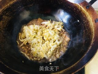 大肉炒酸菜的做法步骤：9