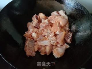 土豆片烧鸡的做法步骤：3