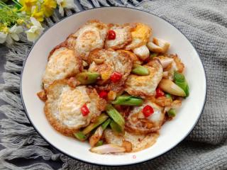 蒜苗炒鹌鹑蛋的做法