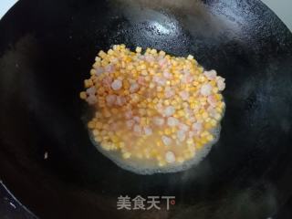 玉米虾仁粒的做法步骤：5