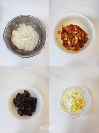 老陕席面菜～莲菜炒肉的做法步骤：1