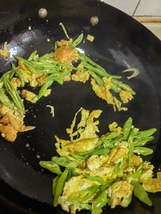 鸡蛋炒白菜的做法步骤：1