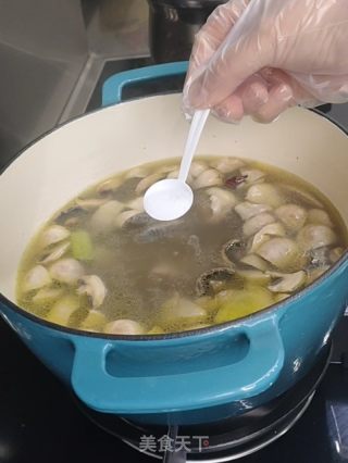 口蘑鸡汤的做法步骤：9