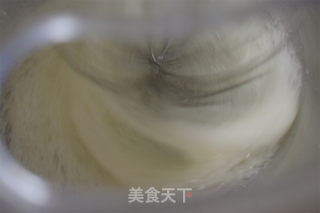 香气迷人的巧克力戚风蛋糕，做法超简单，小白也能轻松掌握的做法步骤：4