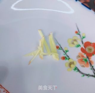 胡萝卜炒蒜薹的做法步骤：3