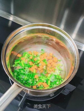 胡萝卜炒蒜薹的做法步骤：5