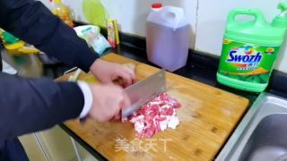 羊肉胡萝卜蒸饺的做法步骤：2