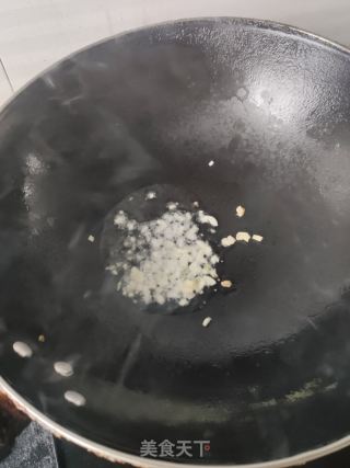 爆香豌豆苗(自己培育的豌豆苗)的做法步骤：5