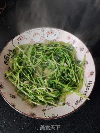 爆香豌豆苗(自己培育的豌豆苗)的做法步骤：7