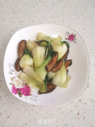 油菜炒香菇的做法步骤：3