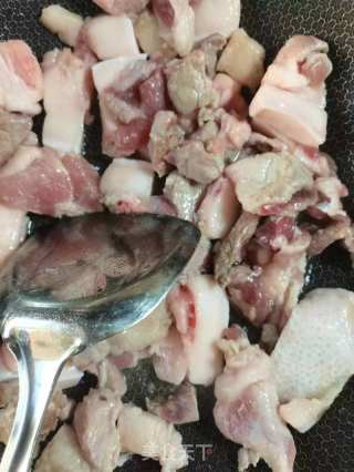 五花肉豆角土豆焖面的做法步骤：6