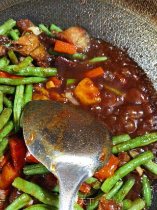 五花肉豆角土豆焖面的做法步骤：14
