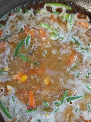 五花肉豆角土豆焖面的做法步骤：16