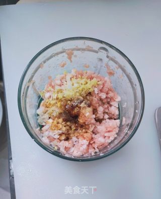 家常油面筋塞肉的做法步骤：3