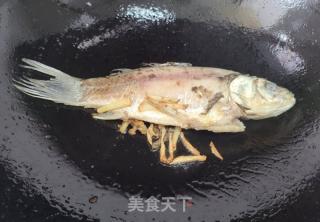 挂面鲫鱼汤的做法步骤：6