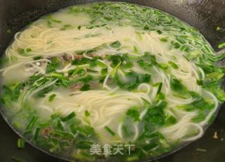 挂面鲫鱼汤的做法步骤：12