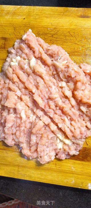 香煎鸡肉饼的做法步骤：1