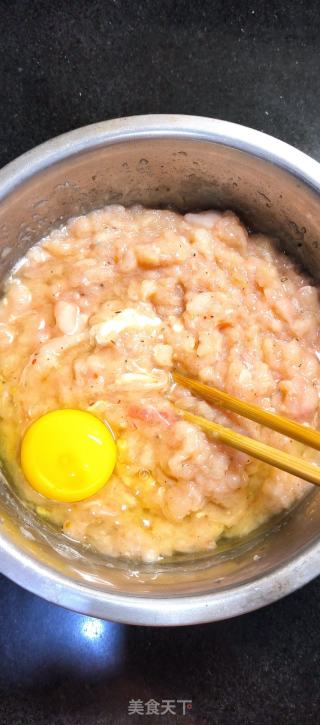 香煎鸡肉饼的做法步骤：4