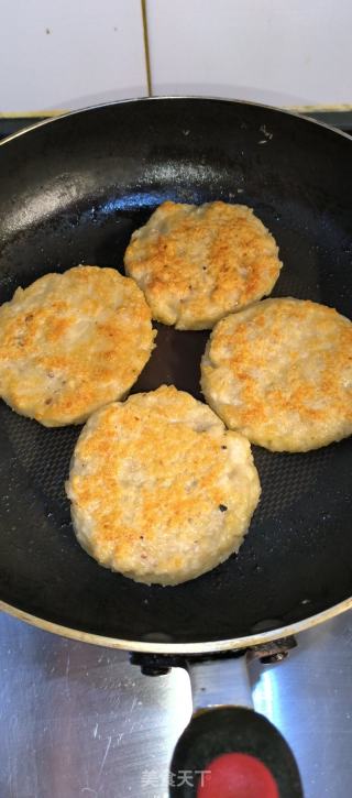 香煎鸡肉饼的做法步骤：10