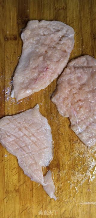 香煎鸡胸肉的做法步骤：1