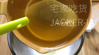 桂花蜜古早蛋糕，烤的时候满屋桂花香气和奶香味，超级诱人。的做法步骤：2