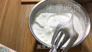桂花蜜古早蛋糕，烤的时候满屋桂花香气和奶香味，超级诱人。的做法步骤：11