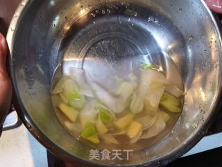 酱炖踏板鱼的做法步骤：3