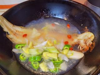 酱炖踏板鱼的做法步骤：17