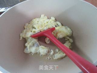 鸡蛋大白菜炒黑米饭的做法步骤：4