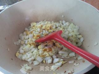 鸡蛋大白菜炒黑米饭的做法步骤：5