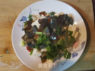皮蛋豆腐的做法步骤：4