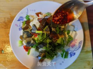 皮蛋豆腐的做法步骤：5