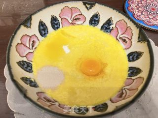 玉米饼的做法步骤：2