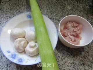 蘑菇瘦肉片炒莴笋的做法步骤：1