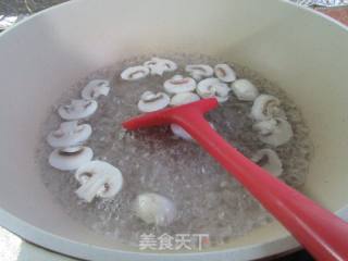 蘑菇瘦肉片炒莴笋的做法步骤：3