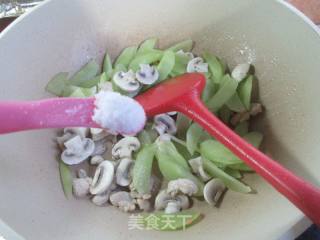 蘑菇瘦肉片炒莴笋的做法步骤：7