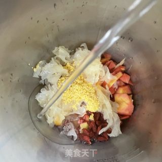 银耳红萝卜汤的做法步骤：5