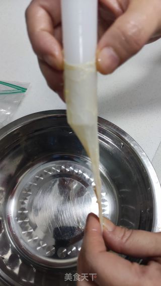 鸡蛋松花肠的做法步骤：11