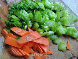 胡萝卜芥菜炒肉丝的做法步骤：3