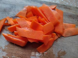 松花菜胡萝卜炒肉丝的做法步骤：4