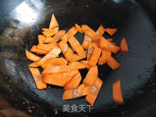 松花菜胡萝卜炒肉丝的做法步骤：6