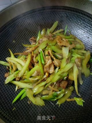 肉片炒西芹的做法步骤：9