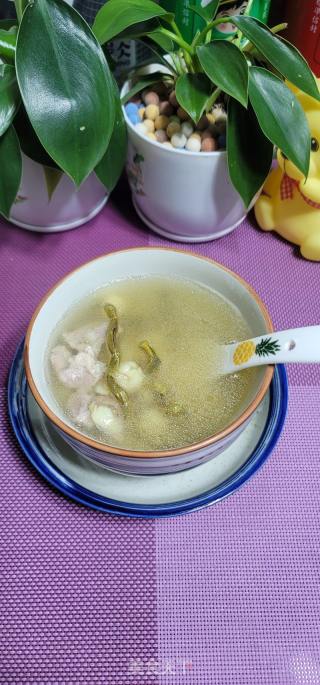石斛莲子瘦肉汤的做法