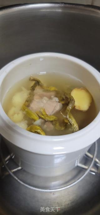 石斛莲子瘦肉汤的做法步骤：7